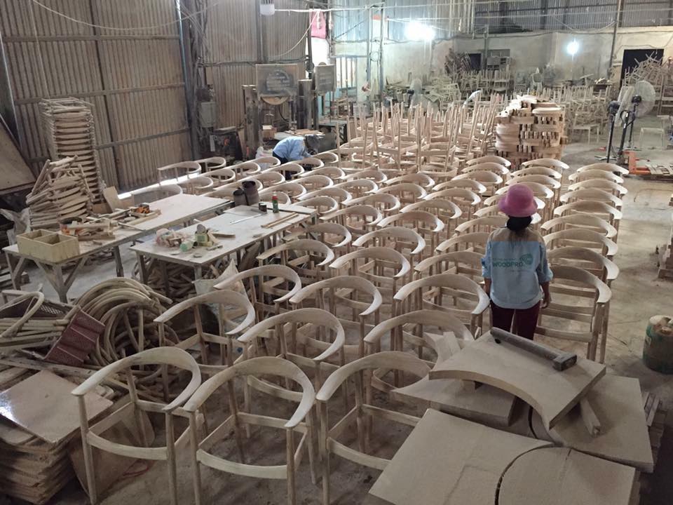 Woodpro sản xuất bàn ghế gỗ với số lượng lớn